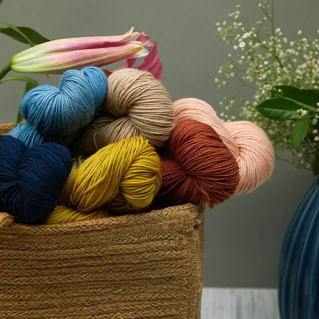 Flora Symfonie Yarns KnitPro - 5 Yarn Bundle Pack (5 x 100g) - OR1002 Soft Madder Semisolid Color - 100% Naturally Dyed Merino DK