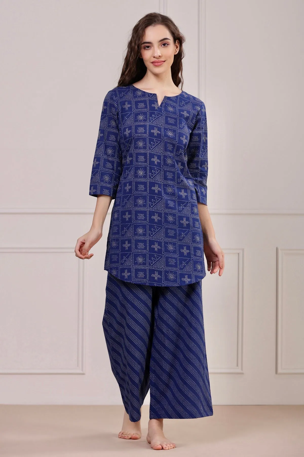 Geometrical Weaves on Blue Lounge Set