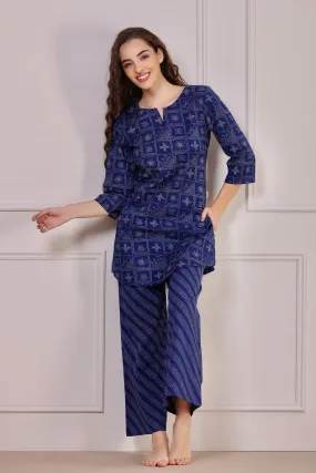Geometrical Weaves on Blue Lounge Set