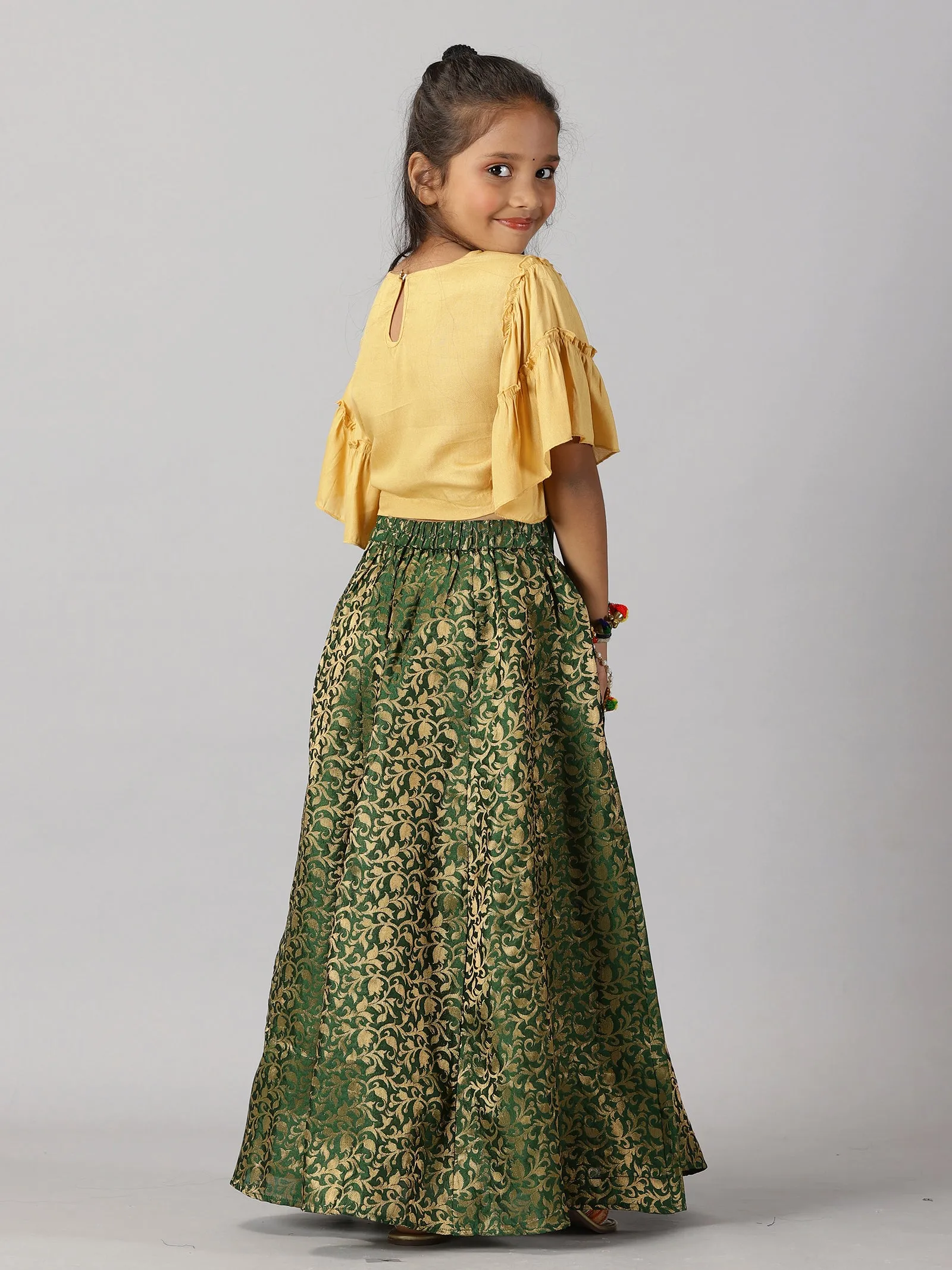 Girls Ethnic Half Sleeve Choli & Lehenga Set