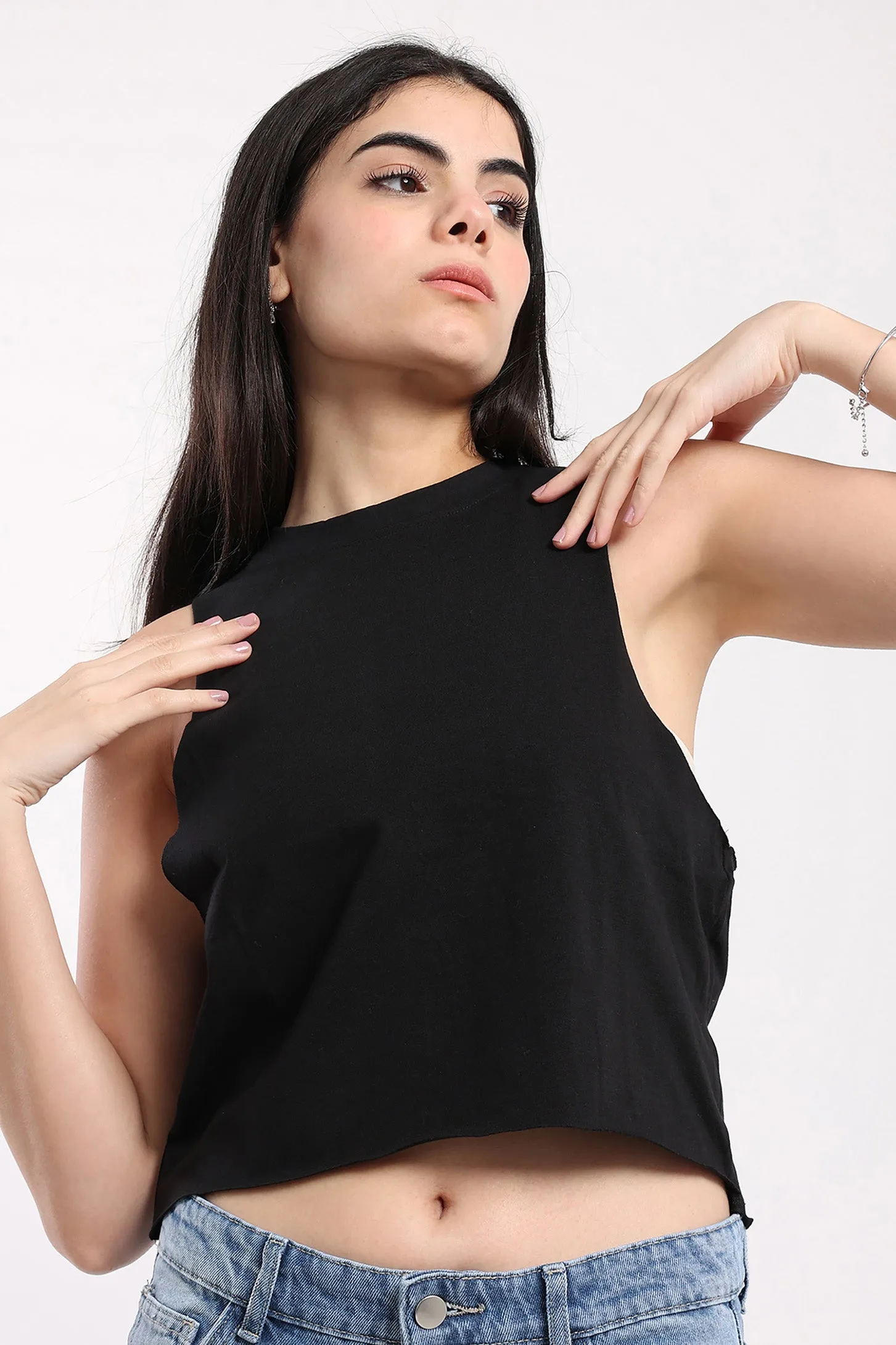 SLEEVLESS BASIC TOP - BLACK