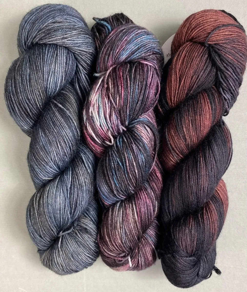 Symfonie Hand Dyed Yarns | VIVA 100% Superwash Merino | VR1010 Dark Chocolate (Variegated Color)