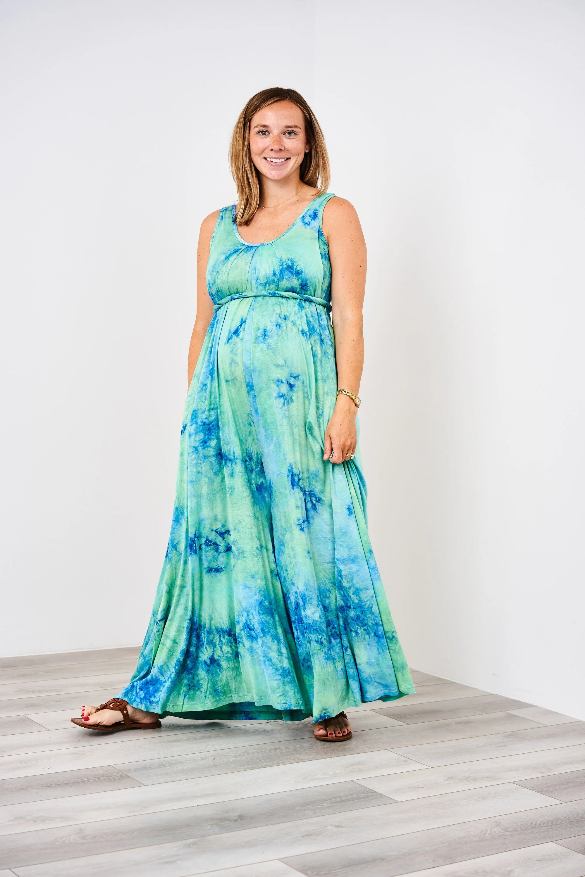 The Momper® Sleeveless Maxi Nursing Momper