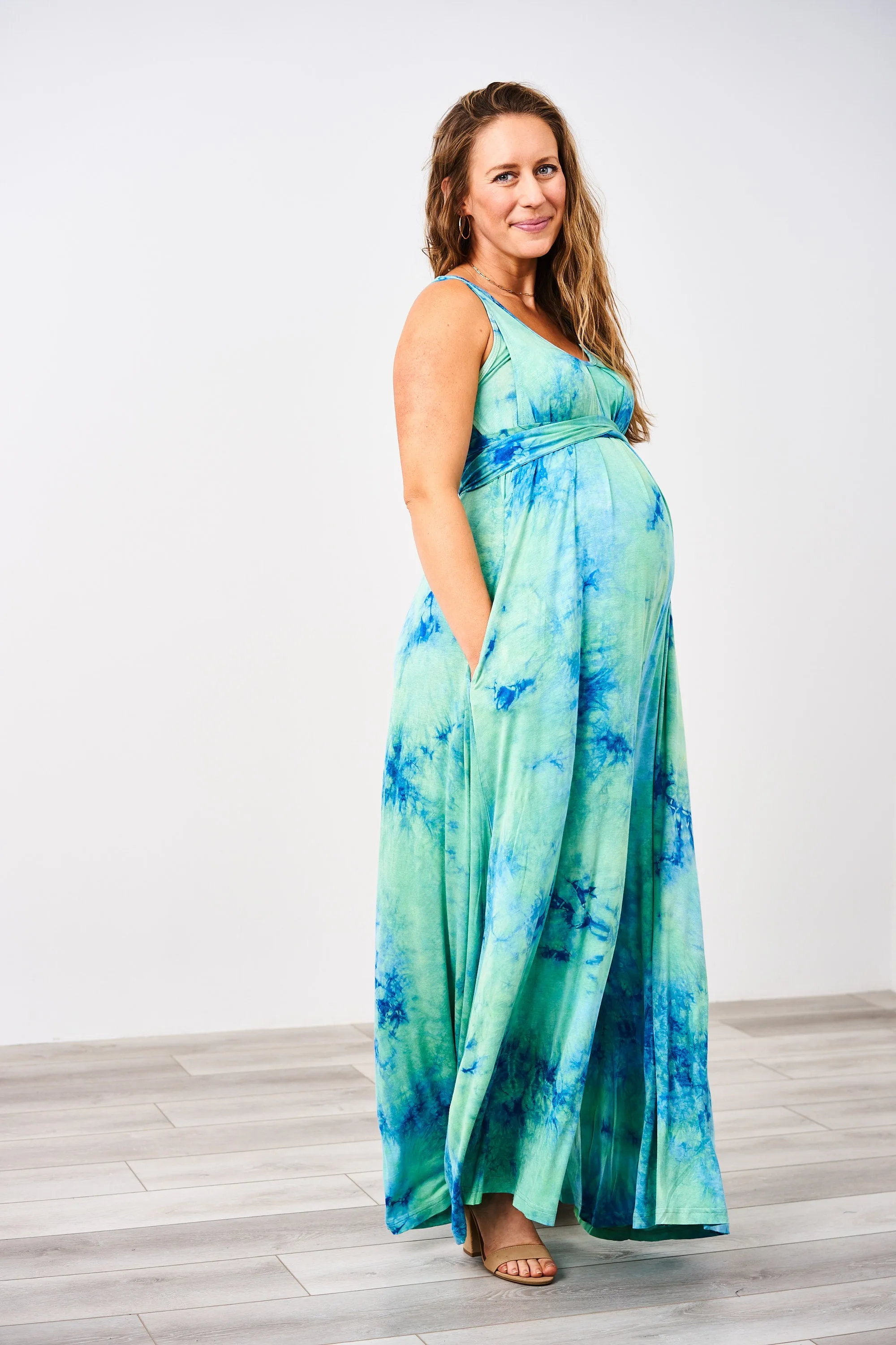 The Momper® Sleeveless Maxi Nursing Momper